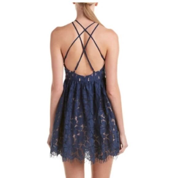StyleStalker lace sleeveless halter mini dress/ skater dress - Picture 4 of 16